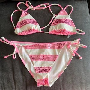 Victoria’s Secret bikini